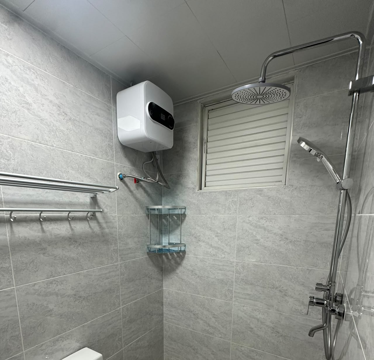 A118 shower