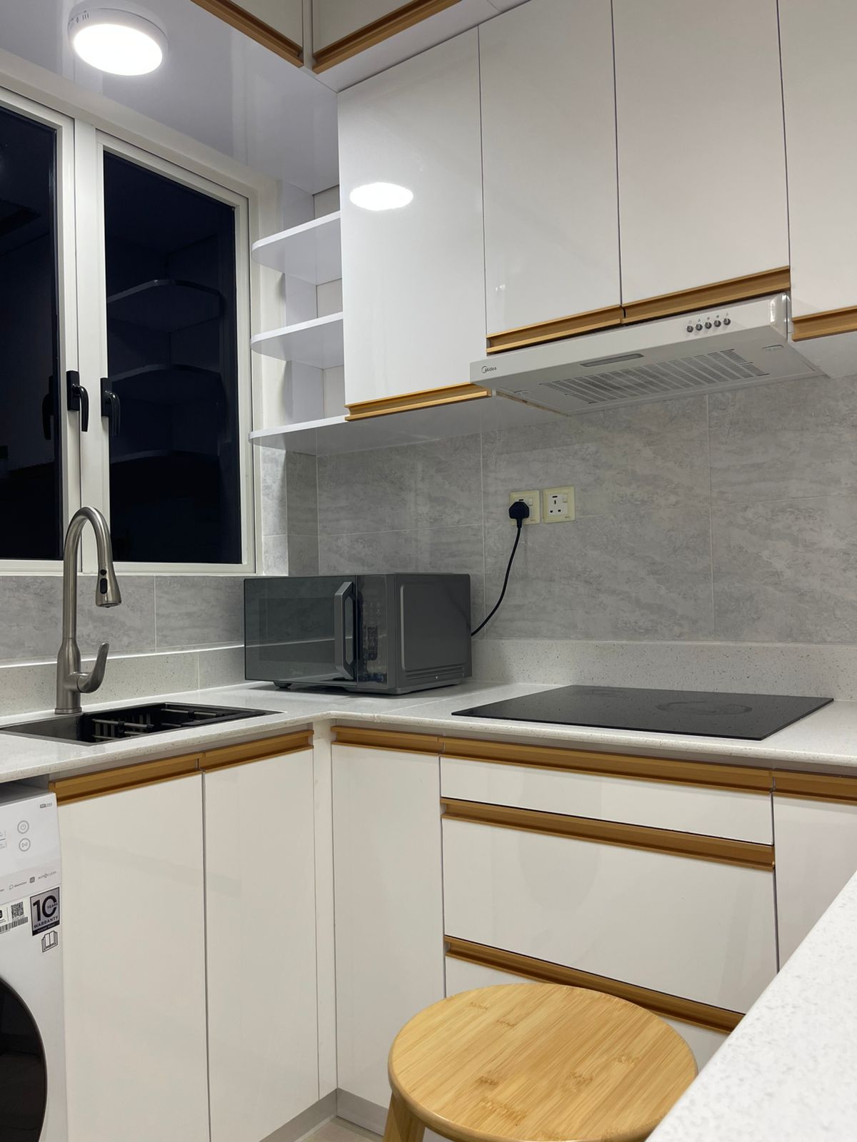 A207 second kitchen view